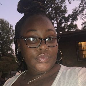 Meet your Posher, Cecily